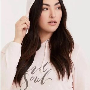 TORRID KIND SOUL LIGHT PINK HACCI
HOODIE